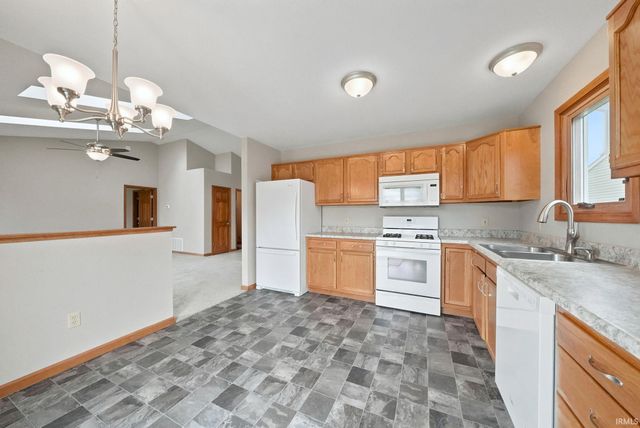 218 El Dorado Trail, Fort Wayne, IN 46825