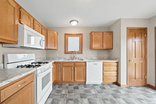218 El Dorado Trail, Fort Wayne, IN 46825