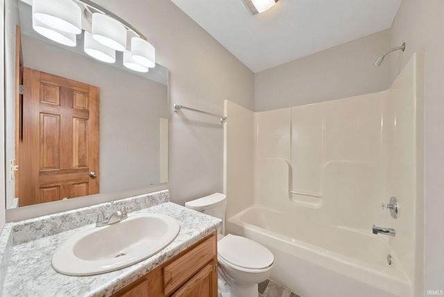 218 El Dorado Trail, Fort Wayne, IN 46825