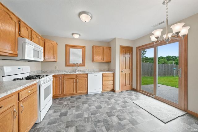 218 El Dorado Trail, Fort Wayne, IN 46825