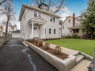 219 S 2nd Avenue, Mount Vernon, NY 10550