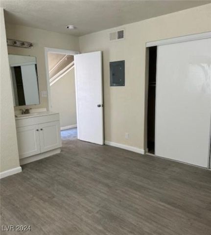 5116 Gray Lane H, Las Vegas, NV 89119