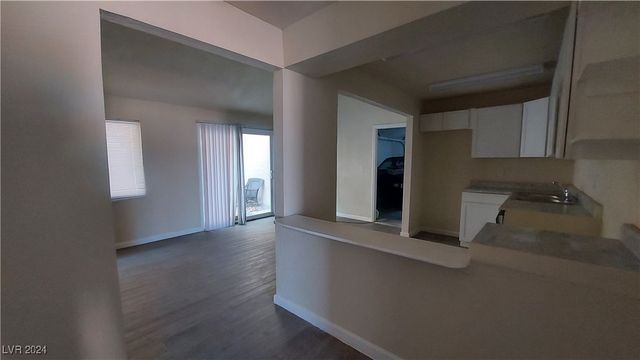 5116 Gray Lane H, Las Vegas, NV 89119