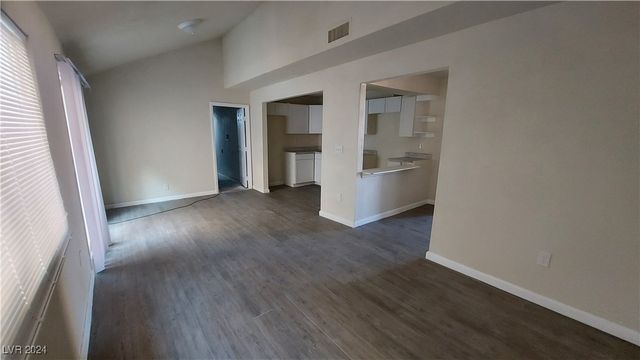 5116 Gray Lane H, Las Vegas, NV 89119