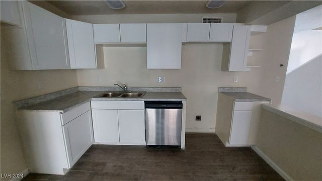 5116 Gray Lane H, Las Vegas, NV 89119