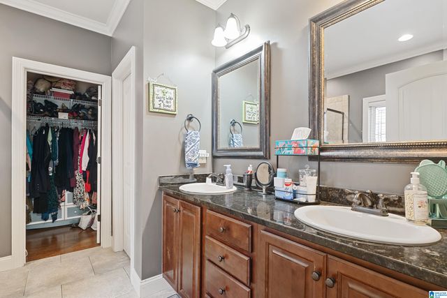 211 KENNISTON DALE, Pelham, AL 35124