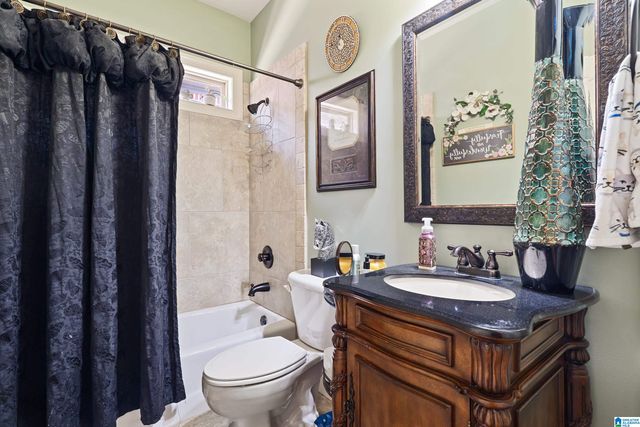 211 KENNISTON DALE, Pelham, AL 35124
