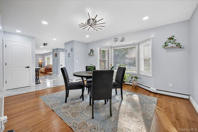 2 Vanderbilt Parkway, Dix Hills, NY 11746