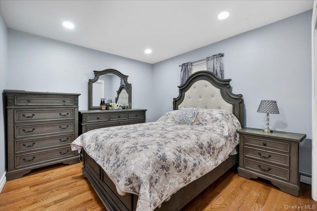 2 Vanderbilt Parkway, Dix Hills, NY 11746