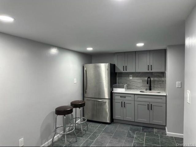 2 Vanderbilt Parkway, Dix Hills, NY 11746