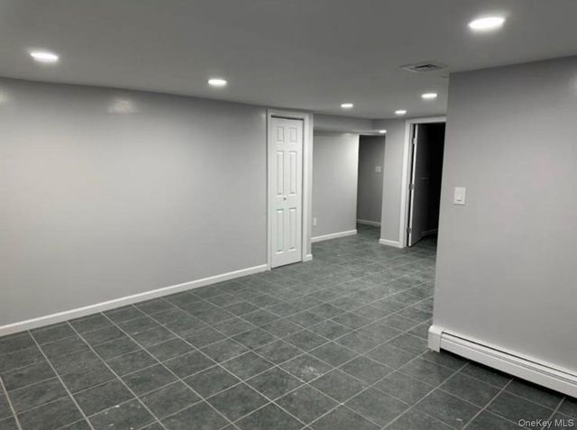 2 Vanderbilt Parkway, Dix Hills, NY 11746