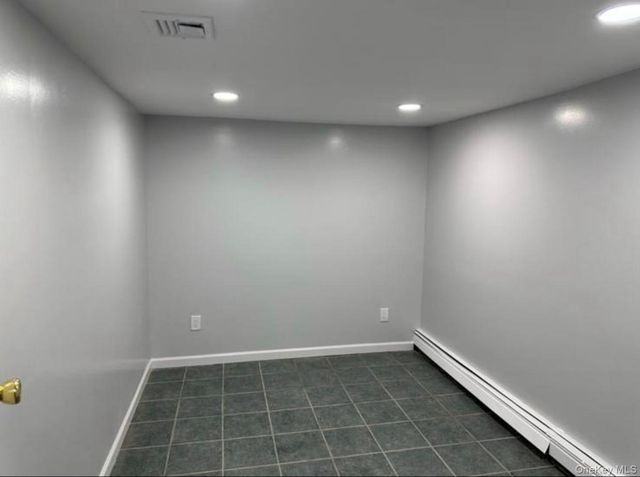 2 Vanderbilt Parkway, Dix Hills, NY 11746