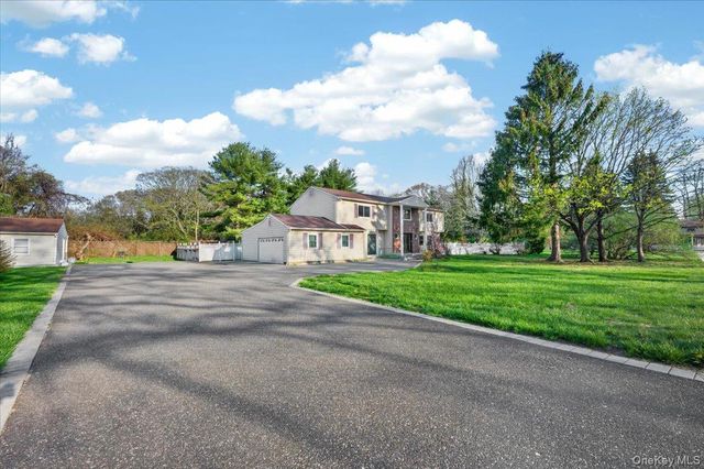 2 Vanderbilt Parkway, Dix Hills, NY 11746