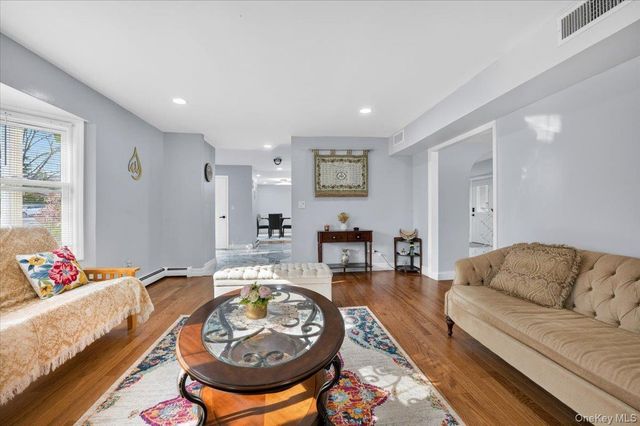 2 Vanderbilt Parkway, Dix Hills, NY 11746