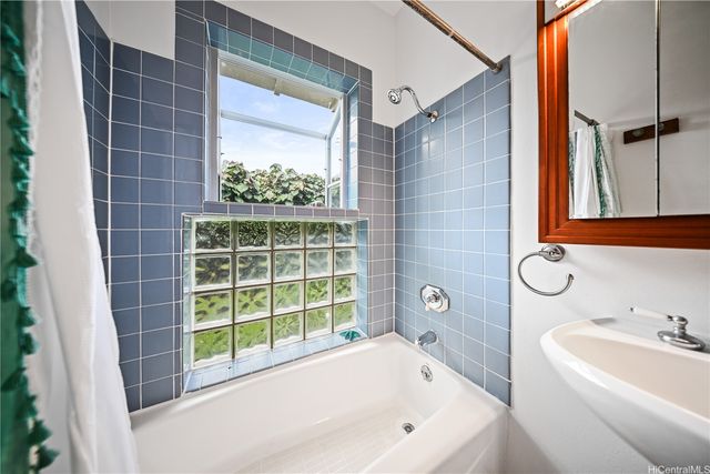 380 Portlock Road, Honolulu, HI 96825