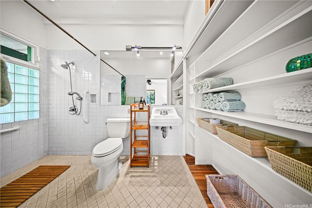 380 Portlock Road, Honolulu, HI 96825