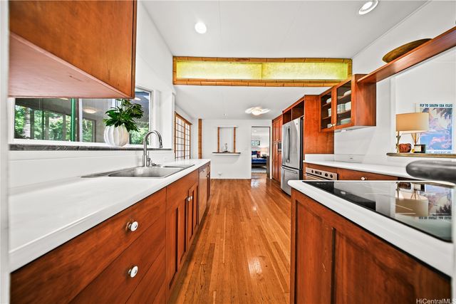 380 Portlock Road, Honolulu, HI 96825
