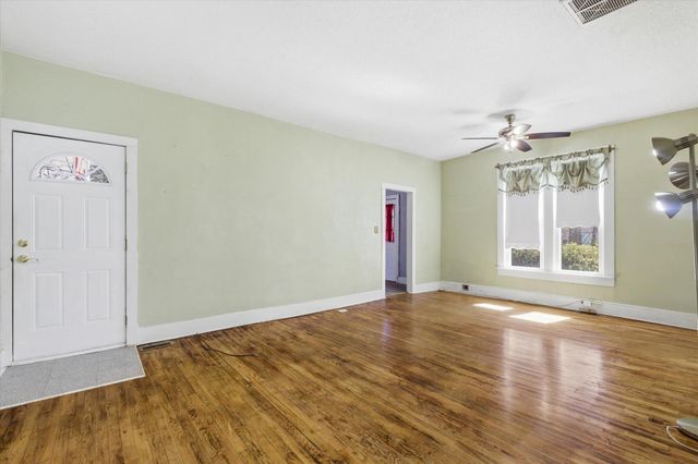 404 E Oak Street, Ozark, MO 65721