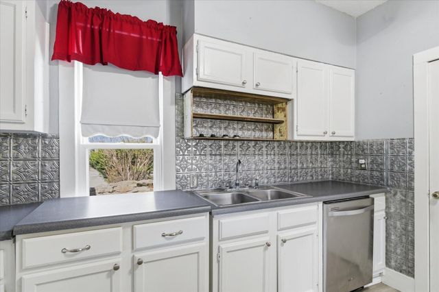 404 E Oak Street, Ozark, MO 65721