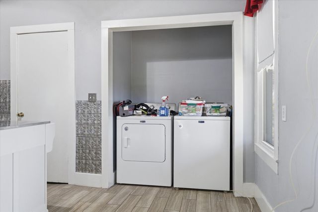 404 E Oak Street, Ozark, MO 65721