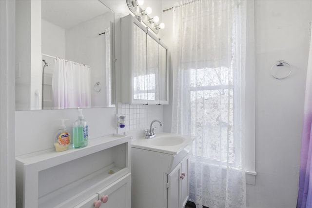 404 E Oak Street, Ozark, MO 65721