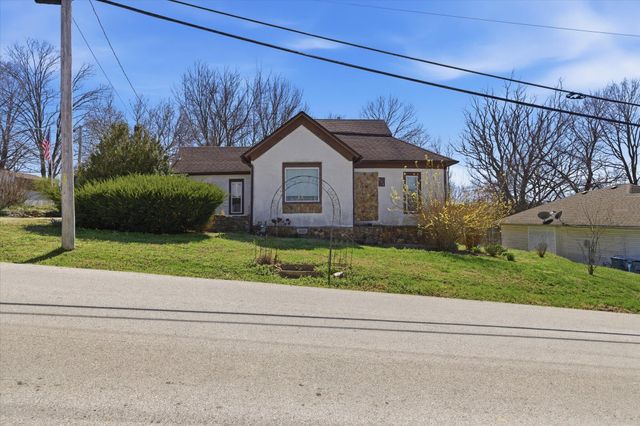 404 E Oak Street, Ozark, MO 65721