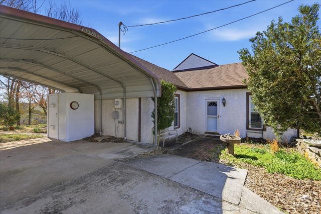 404 E Oak Street, Ozark, MO 65721