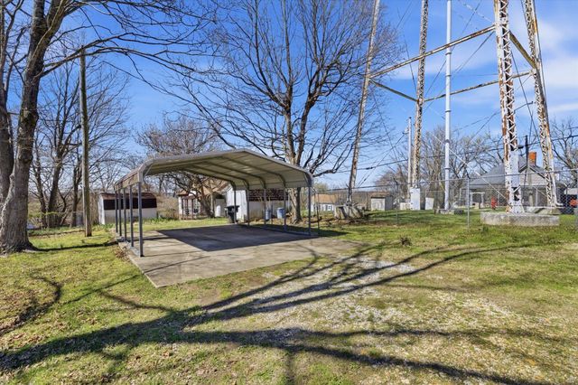 404 E Oak Street, Ozark, MO 65721