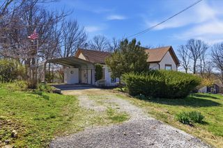 404 E Oak Street, Ozark, MO 65721