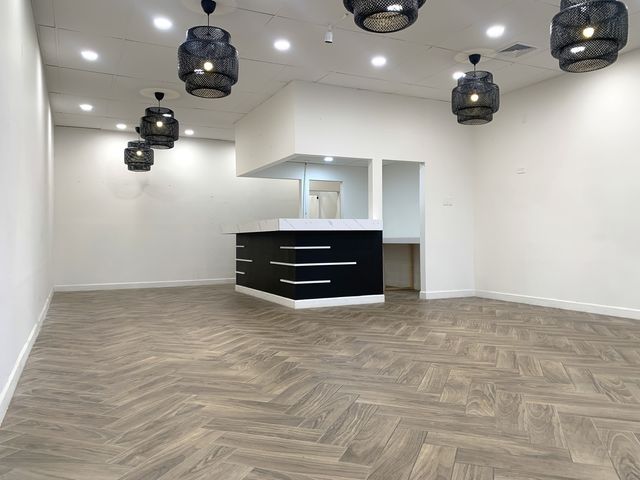 641 E Roosevelt Road, Lombard, IL 60148