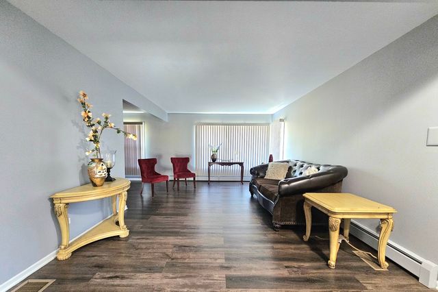 6839 W 127th Street, Palos Heights, IL 60463