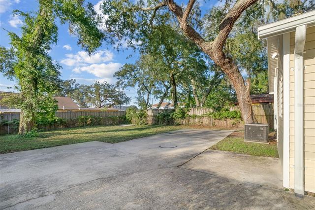 2116 E ELLICOTT STREET, Tampa, FL 33610