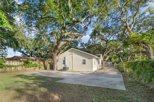 2116 E ELLICOTT STREET, Tampa, FL 33610
