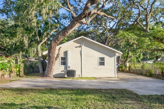 2116 E ELLICOTT STREET, Tampa, FL 33610