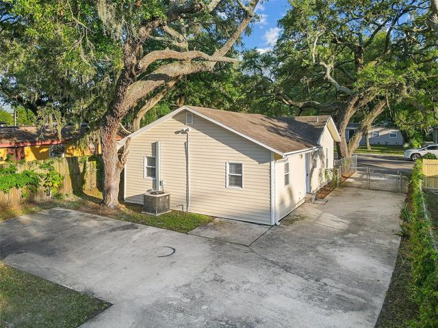 2116 E ELLICOTT STREET, Tampa, FL 33610