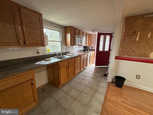 7306 BELAIR RD, Baltimore, MD 21206
