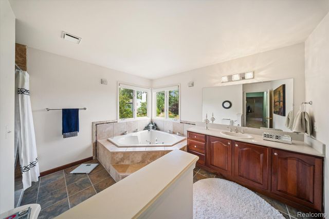 56764 Jewell Road, Shelby Charter Township, MI 48315