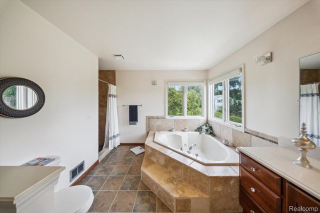 56764 Jewell Road, Shelby Charter Township, MI 48315