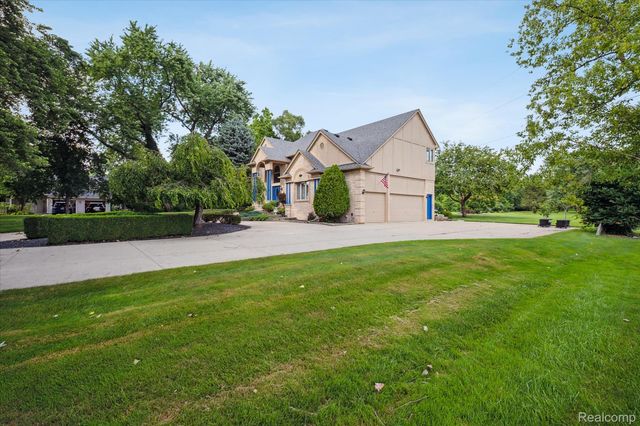 56764 Jewell Road, Shelby Charter Township, MI 48315