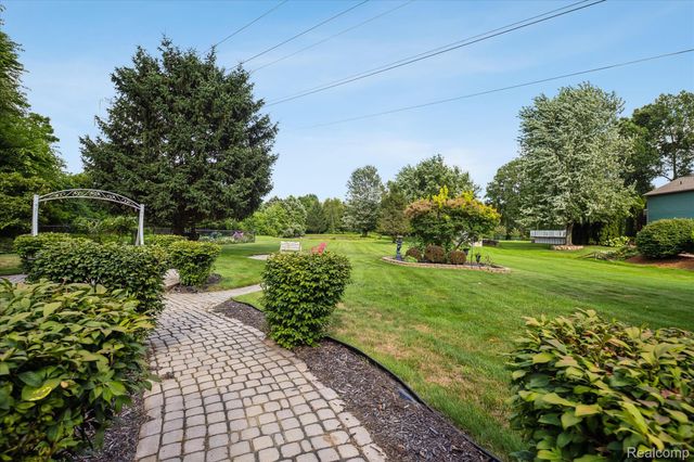 56764 Jewell Road, Shelby Charter Township, MI 48315