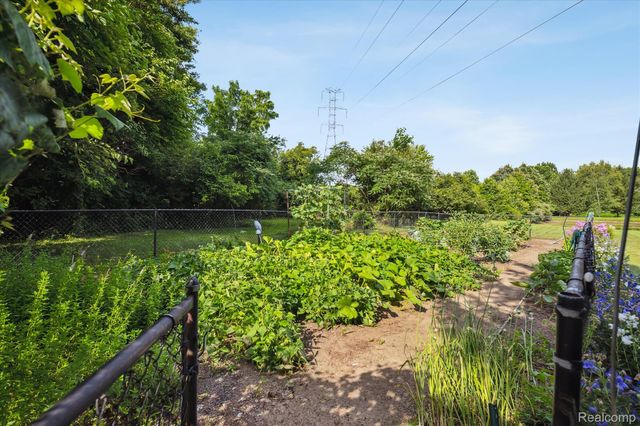 56764 Jewell Road, Shelby Charter Township, MI 48315