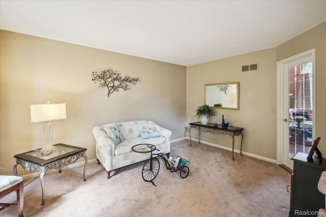 56764 Jewell Road, Shelby Charter Township, MI 48315