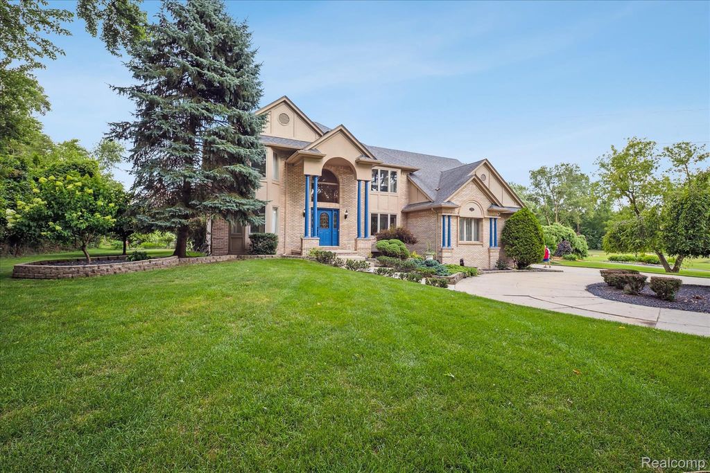 56764 Jewell Road, Shelby Charter Township, MI 48315