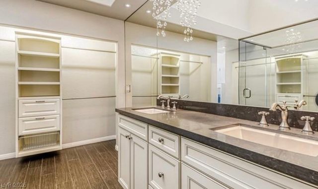 8243 Round Hills Circle, Las Vegas, NV 89113