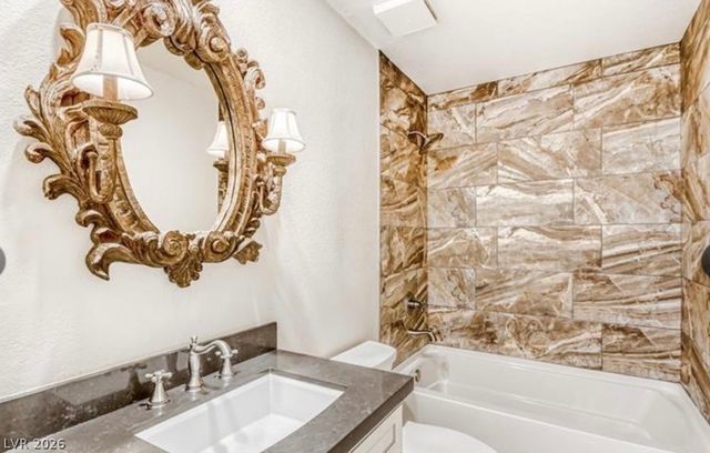 8243 Round Hills Circle, Las Vegas, NV 89113