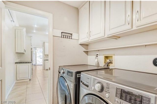 8243 Round Hills Circle, Las Vegas, NV 89113