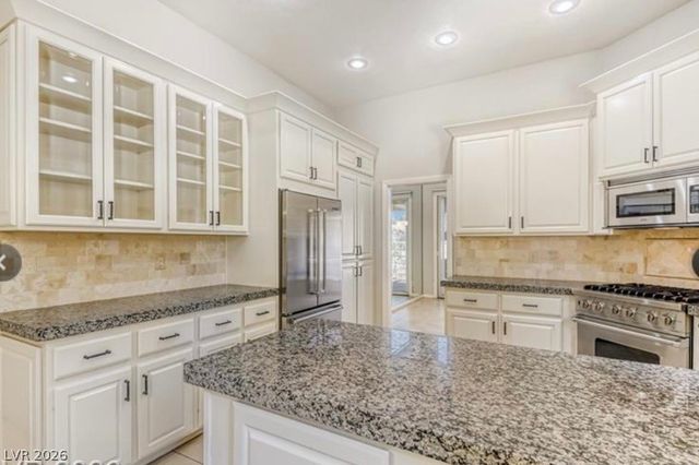 8243 Round Hills Circle, Las Vegas, NV 89113