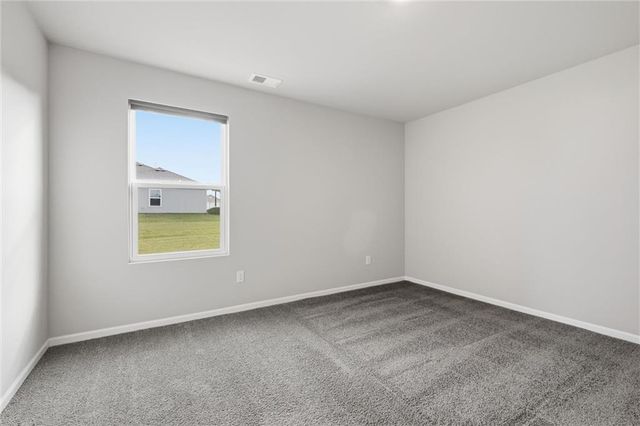 423 Park Hill Drive, Tonganoxie, KS 66086