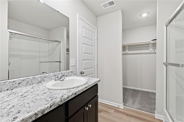 423 Park Hill Drive, Tonganoxie, KS 66086