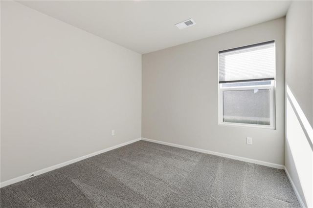 423 Park Hill Drive, Tonganoxie, KS 66086